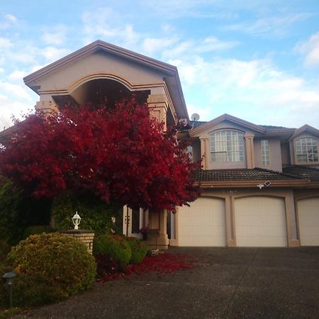 V.I.P. Club Apartment Surrey Luaran gambar