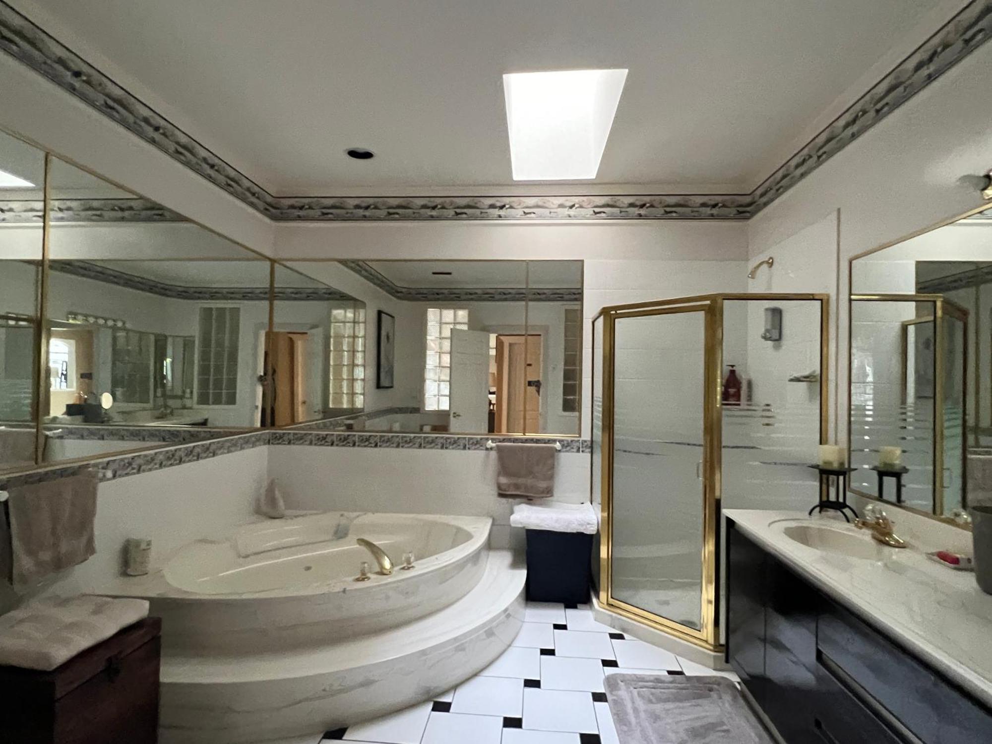 V.I.P. Club Apartment Surrey Luaran gambar